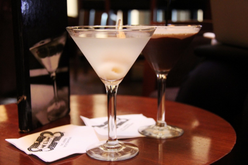 brasserie-LE BEAUSSET-min_martini_bar_lychee_chocolate_alcohol_liquor_happy_hour_happy-910161